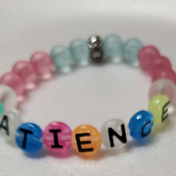 Hand Crafted Stretch Bracelet Beaded Glow in the Dark Med. Green Blue Yellow - Picture 6 of 9